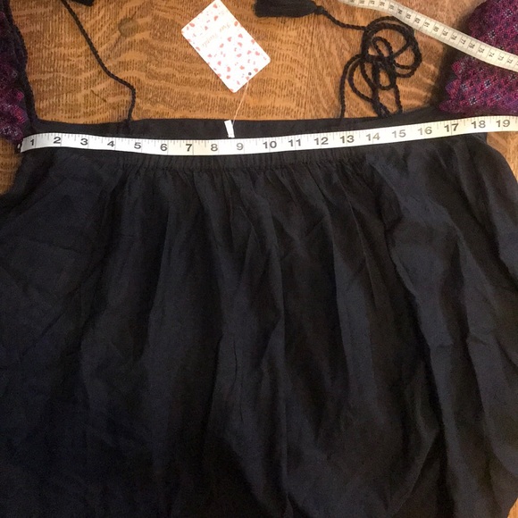 🆕 FP Vacay Vibin’ Embroidered Cold Shoulder Top L - Picture 5 of 7